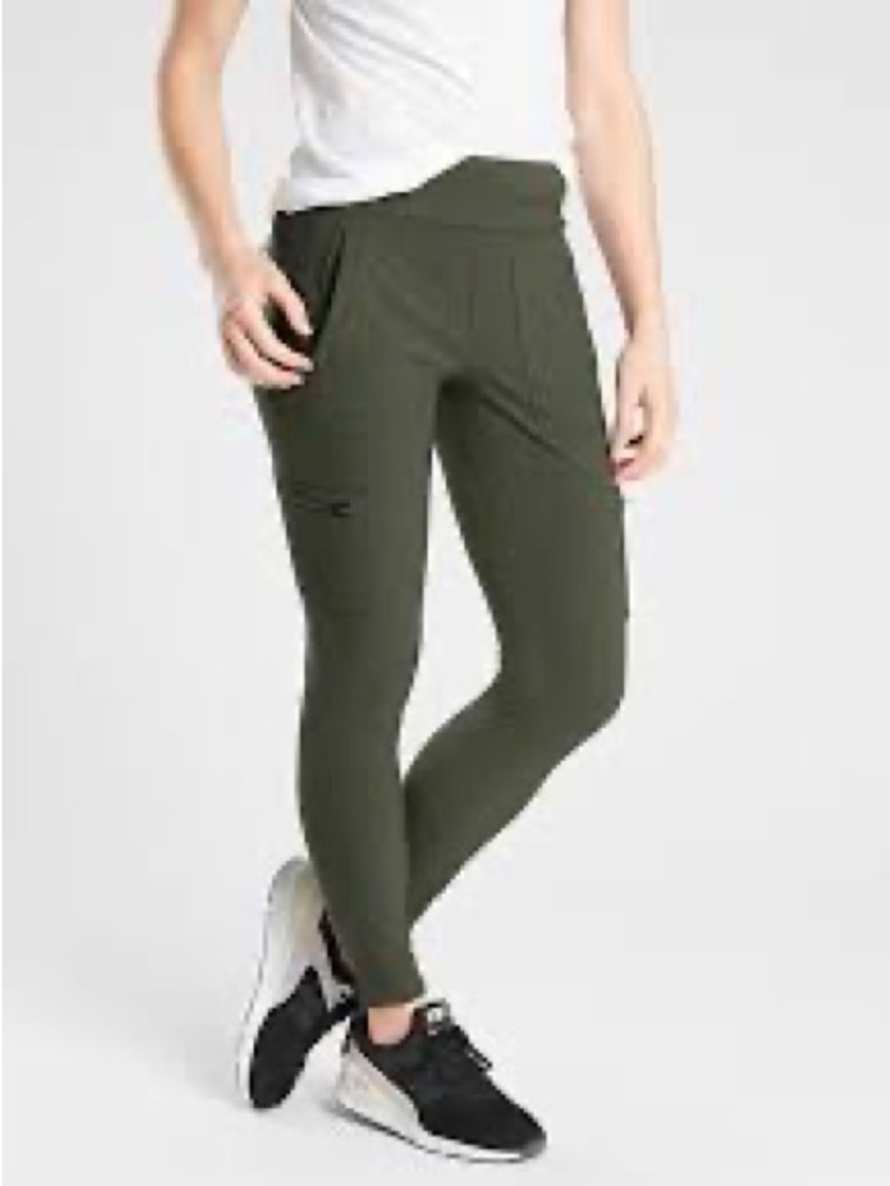 Athleta women’s Olive Green Performance Cargo Pants